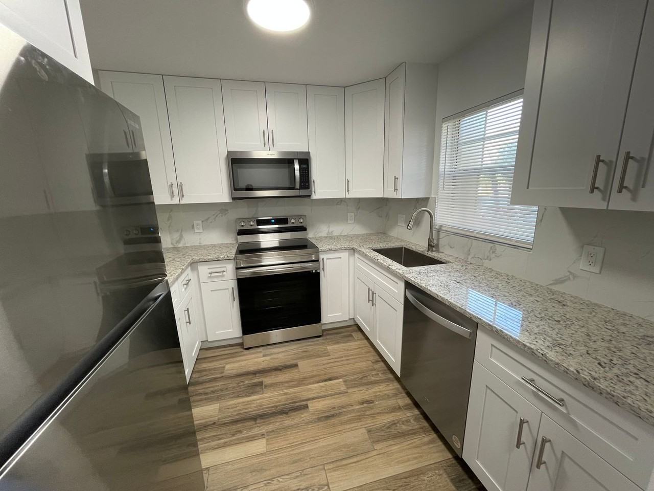 9073 Gervais Cir - Photo 2 of 28