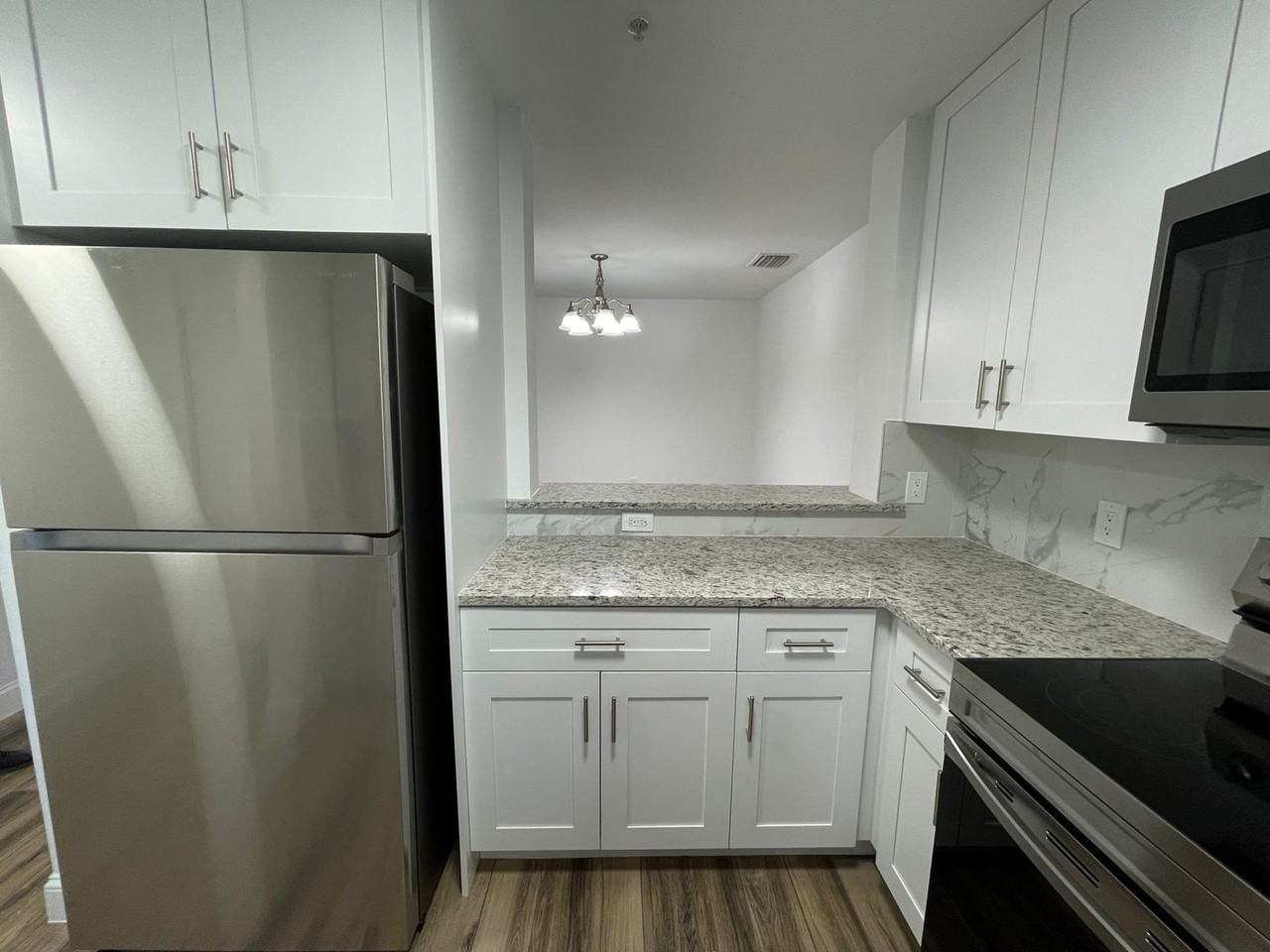 9073 Gervais Cir - Photo 3 of 28