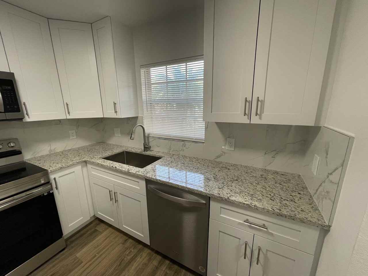 9073 Gervais Cir - Photo 4 of 28