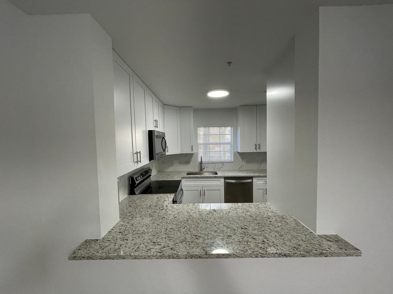 9073 Gervais Cir - Photo 6 of 28