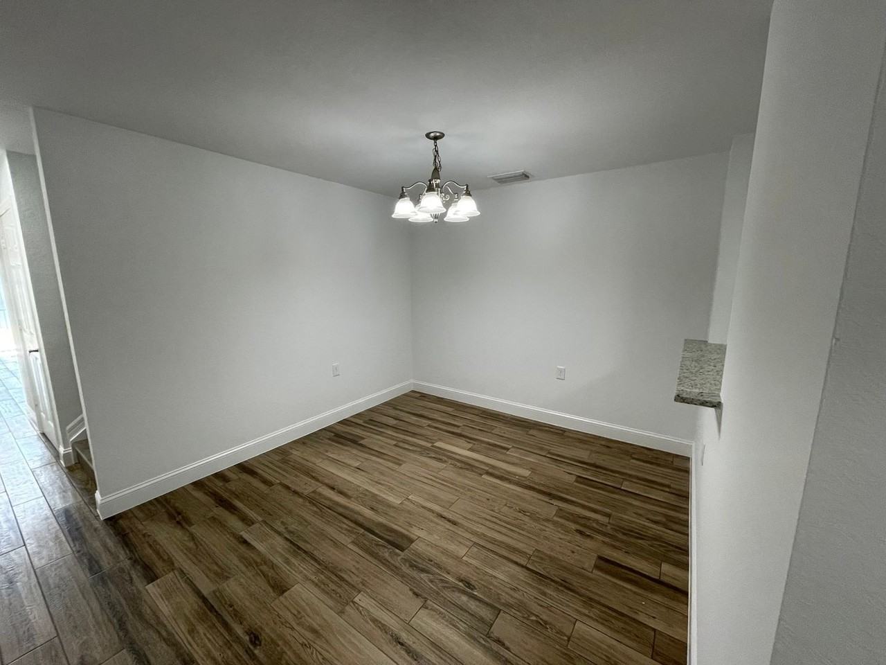 9073 Gervais Cir - Photo 7 of 28