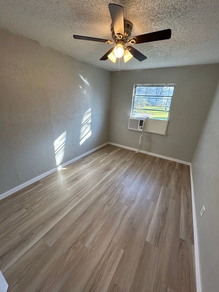 4126 Kernack St - Photo 3 of 11
