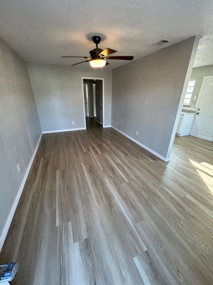 4126 Kernack St - Photo 4 of 11