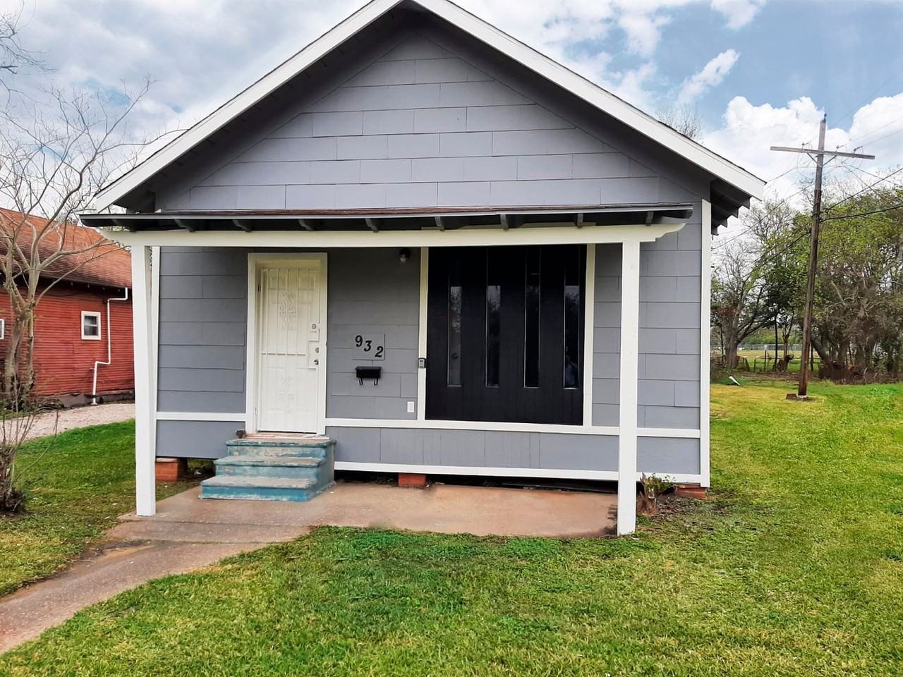 932 Dallas Ave - Photo 2 of 9