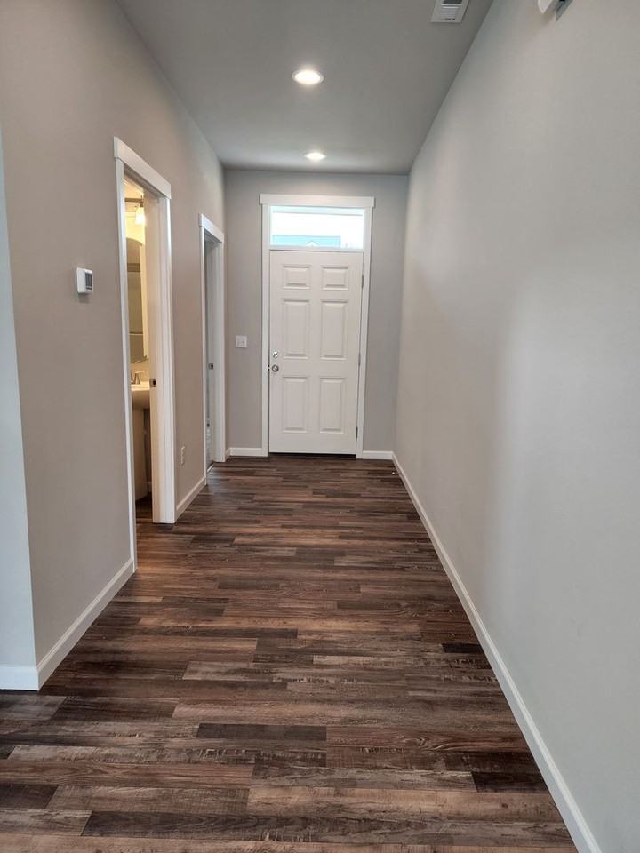 15717 View Dr Se - Photo 4 of 44