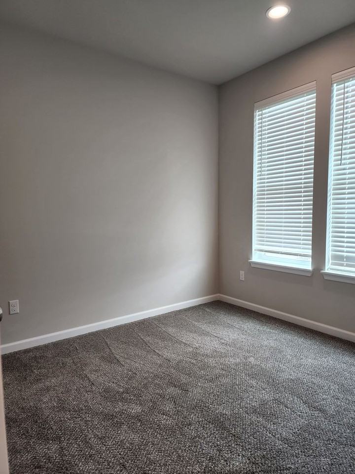 15717 View Dr Se - Photo 6 of 44