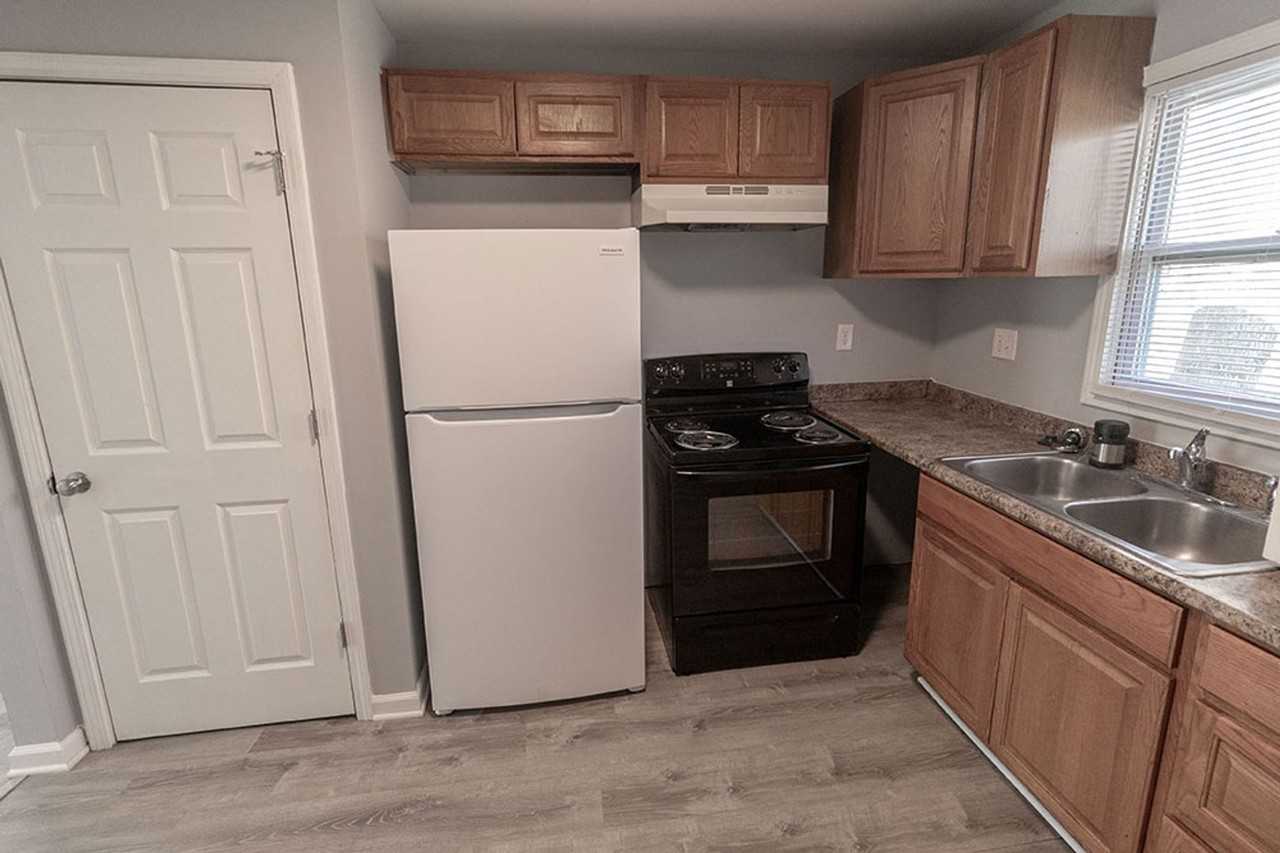 706 Demaret Dr - Photo 7 of 20