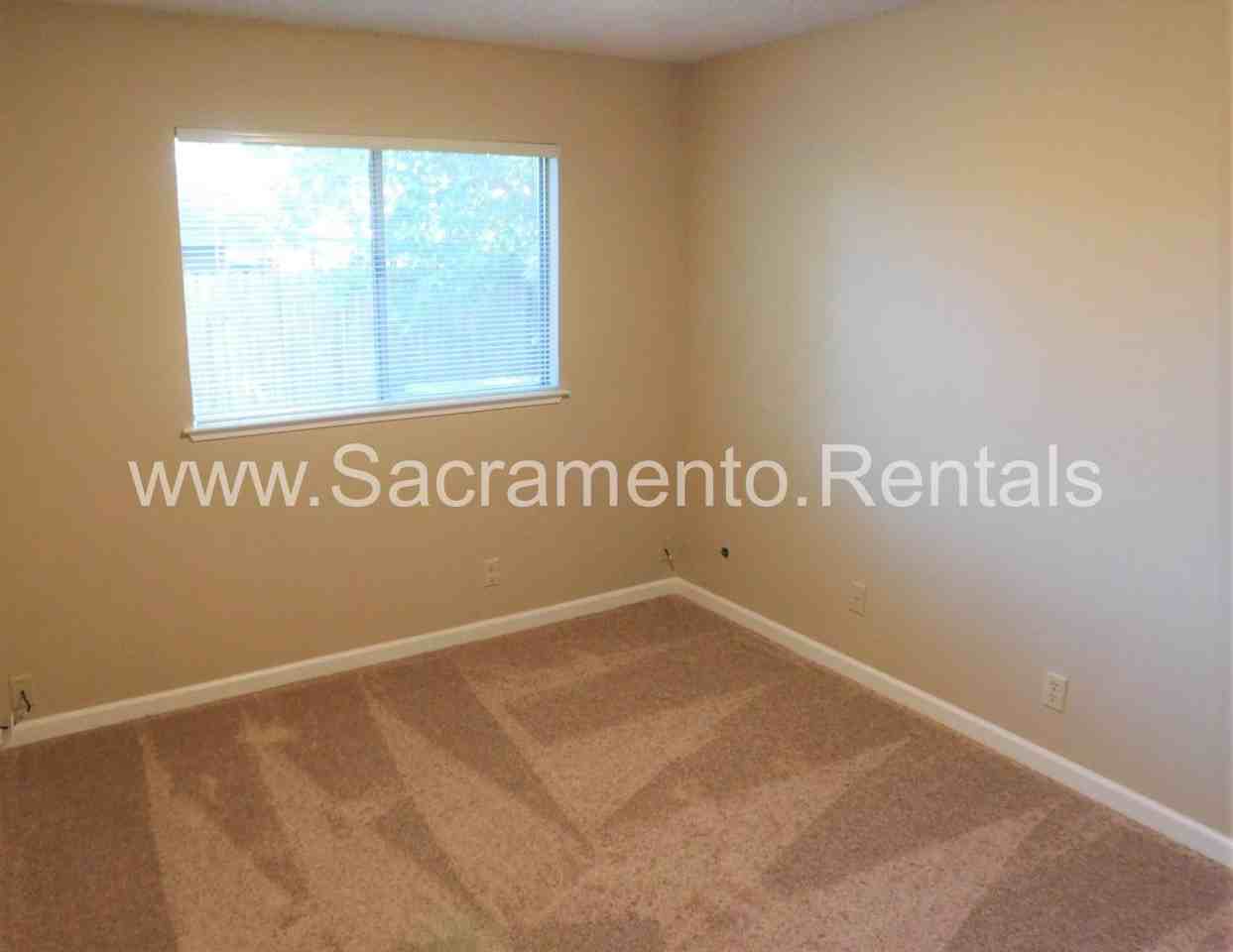 4908 Tacomic Drive - Photo 7 of 13