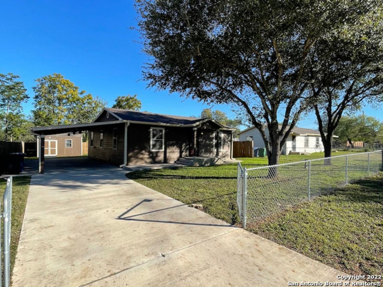 135 E Villaret Blvd - Photo 2 of 17