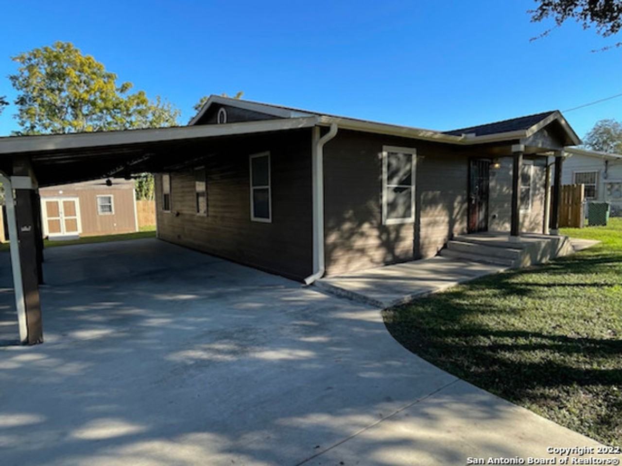 135 E Villaret Blvd - Photo 3 of 17