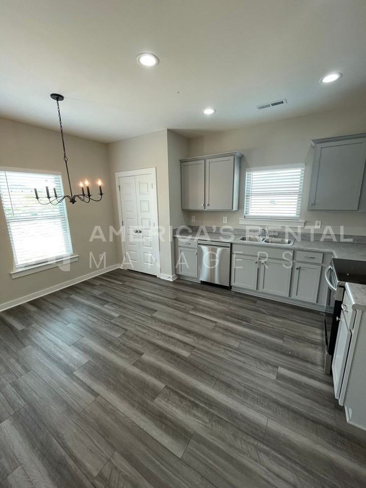 853 Bethel Church Rd - Photo 7 of 33