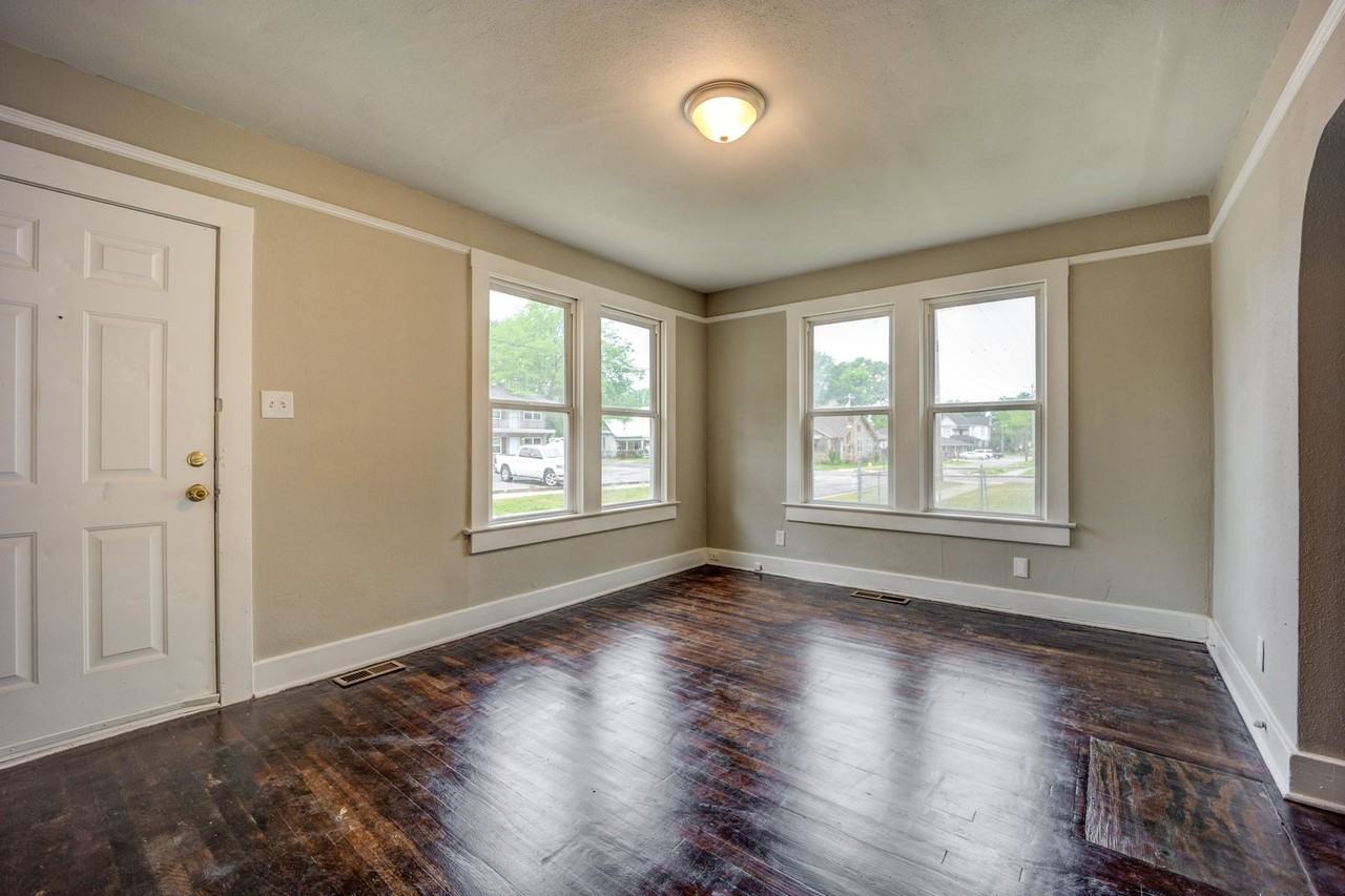 1811 N D St - Photo 5 of 17