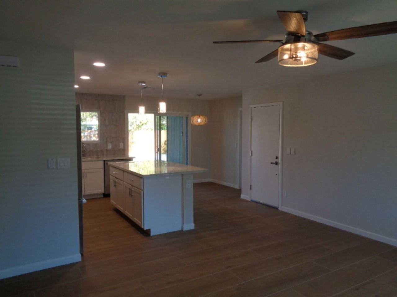 1846 W Portobello Ave - Photo 3 of 14