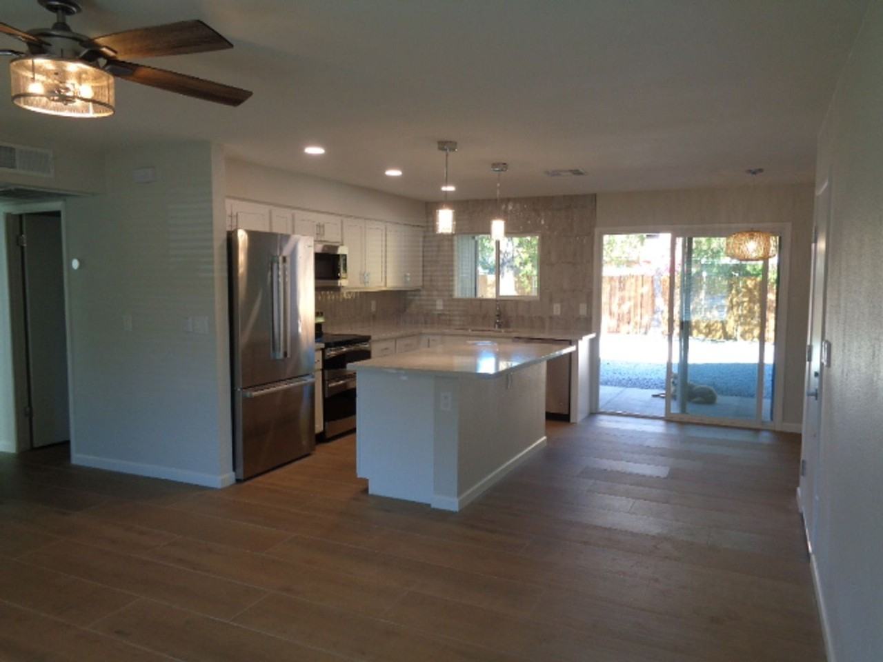 1846 W Portobello Ave - Photo 4 of 14