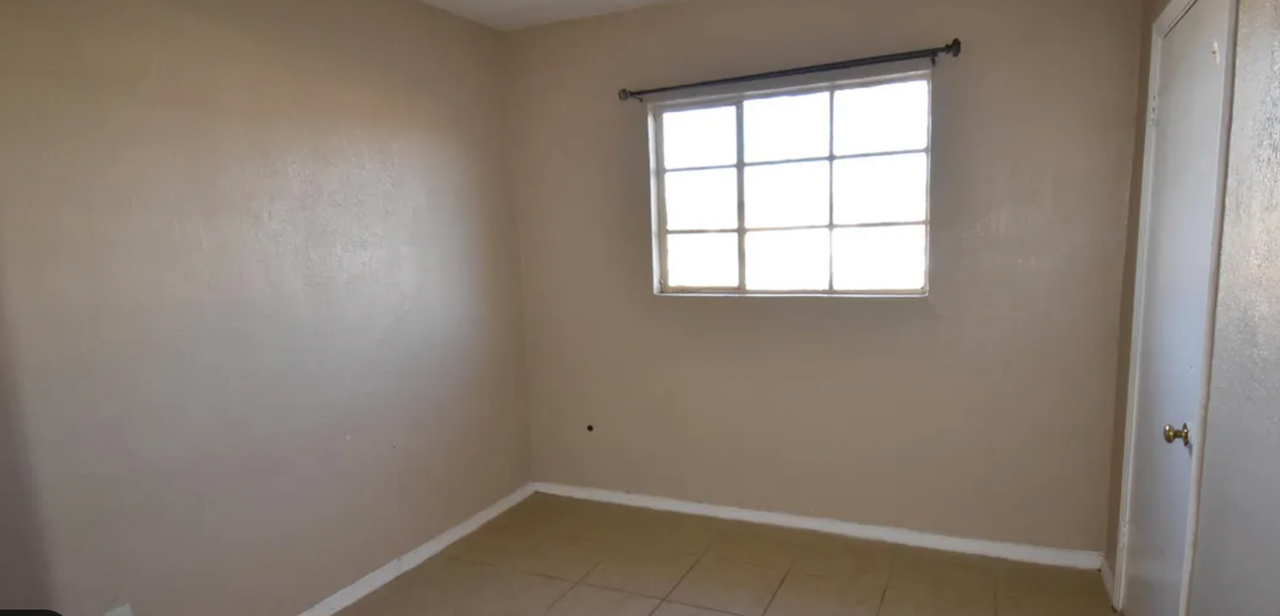 8957 Mount Shasta Dr - Photo 3 of 9