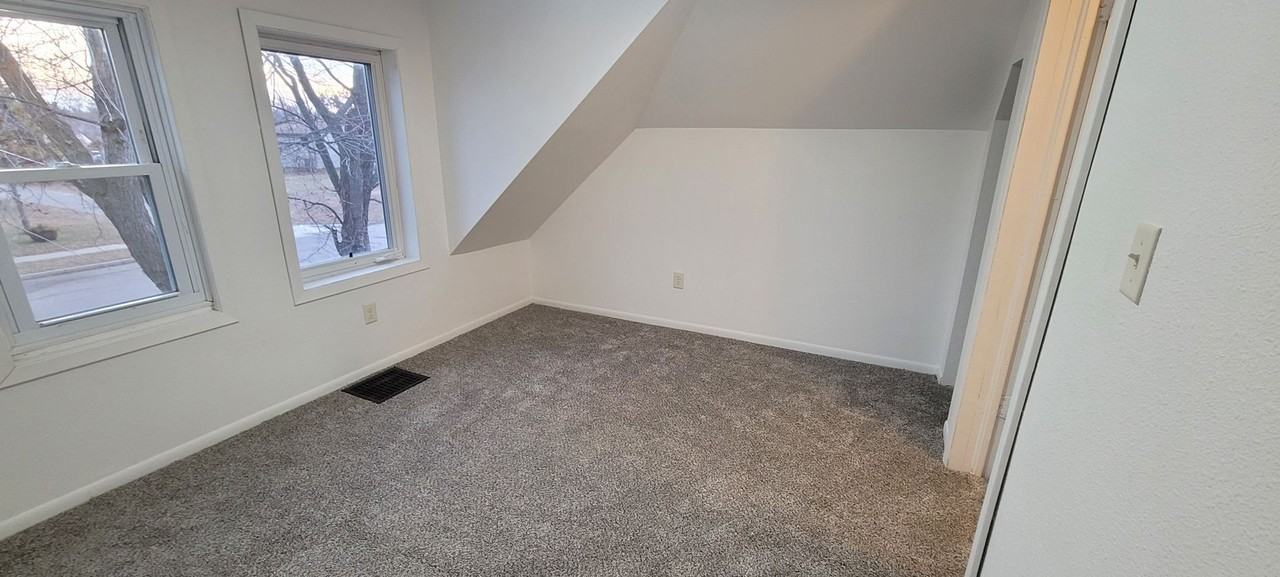 517 Wood Ave Se - Photo 6 of 8