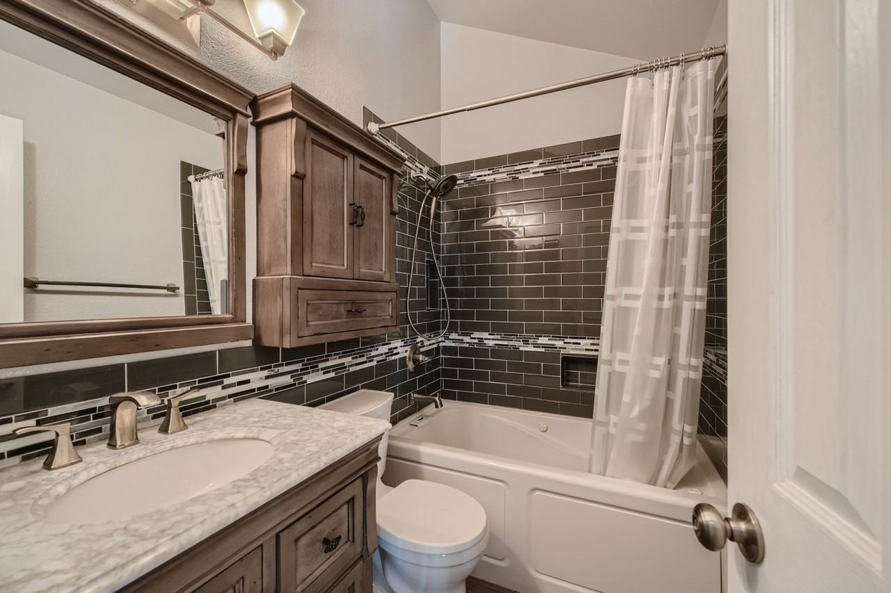 11258 W Frost Ave - Photo 2 of 18