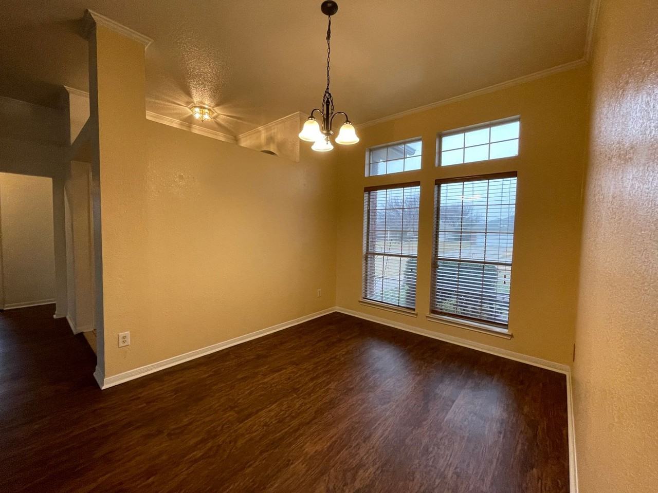 2306 Moonstone Dr - Photo 6 of 25