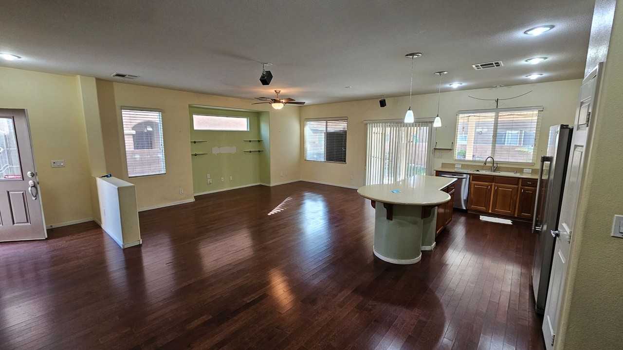 9267 Grassy Weep Court - Photo 4 of 22