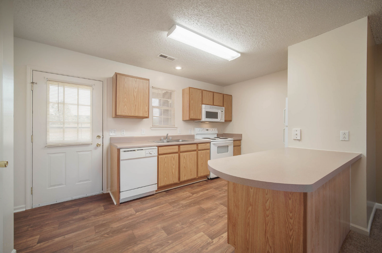 17962 Arrowhead Drive - Photo 7 of 25