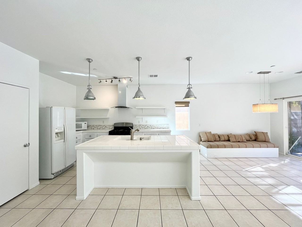 1267 Palmas Rdg - Photo 4 of 17