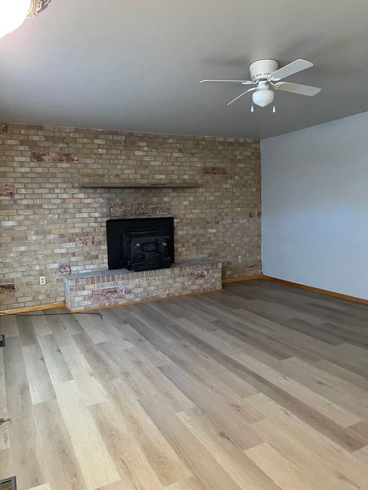 340 Barrett Ave - Photo 4 of 18
