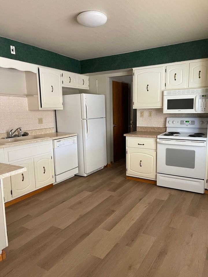 340 Barrett Ave - Photo 7 of 18