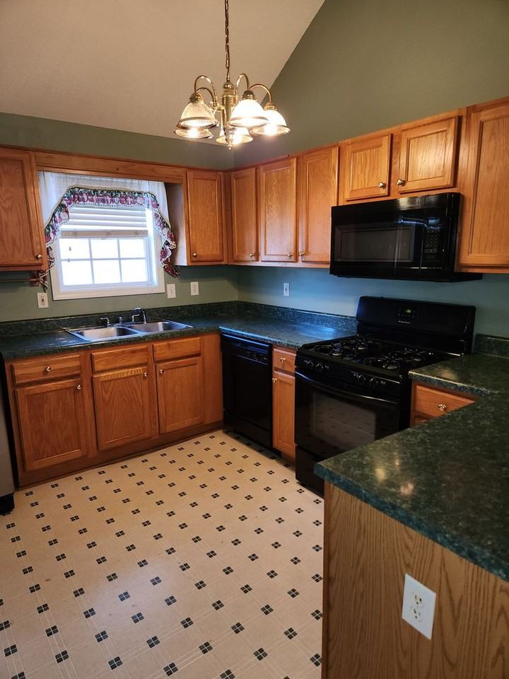 1360 Binford Pl - Photo 5 of 16