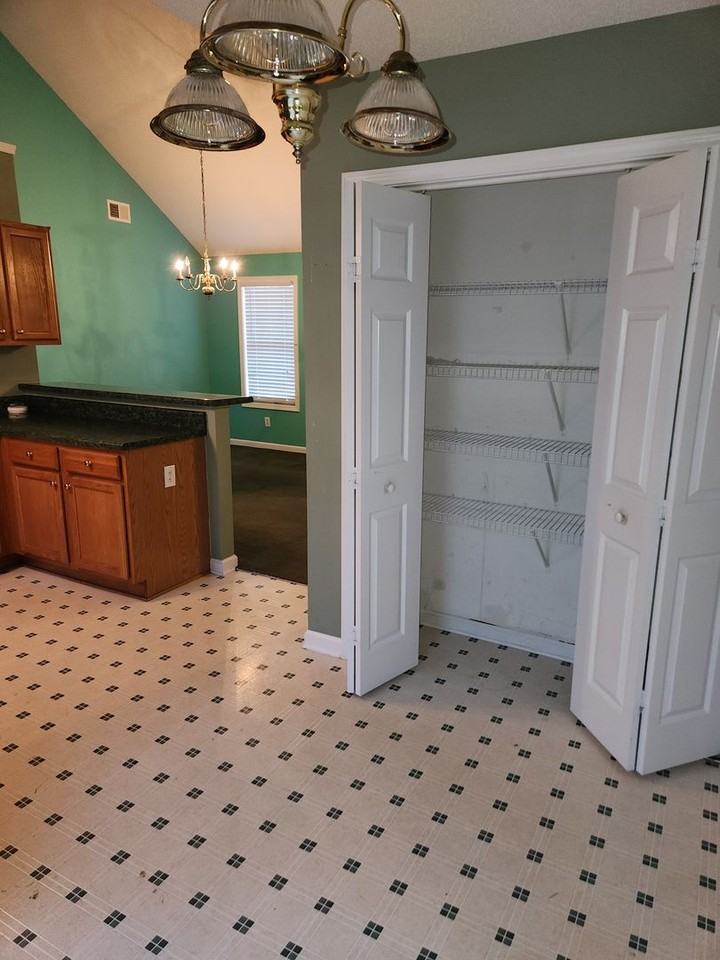 1360 Binford Pl - Photo 7 of 16