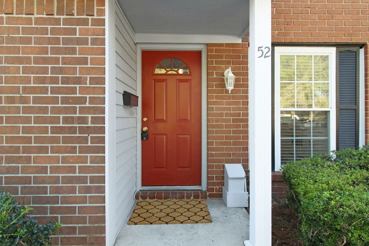 52 Knollwood Cir - Photo 2 of 20