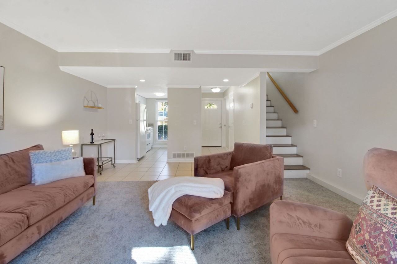 52 Knollwood Cir - Photo 3 of 20