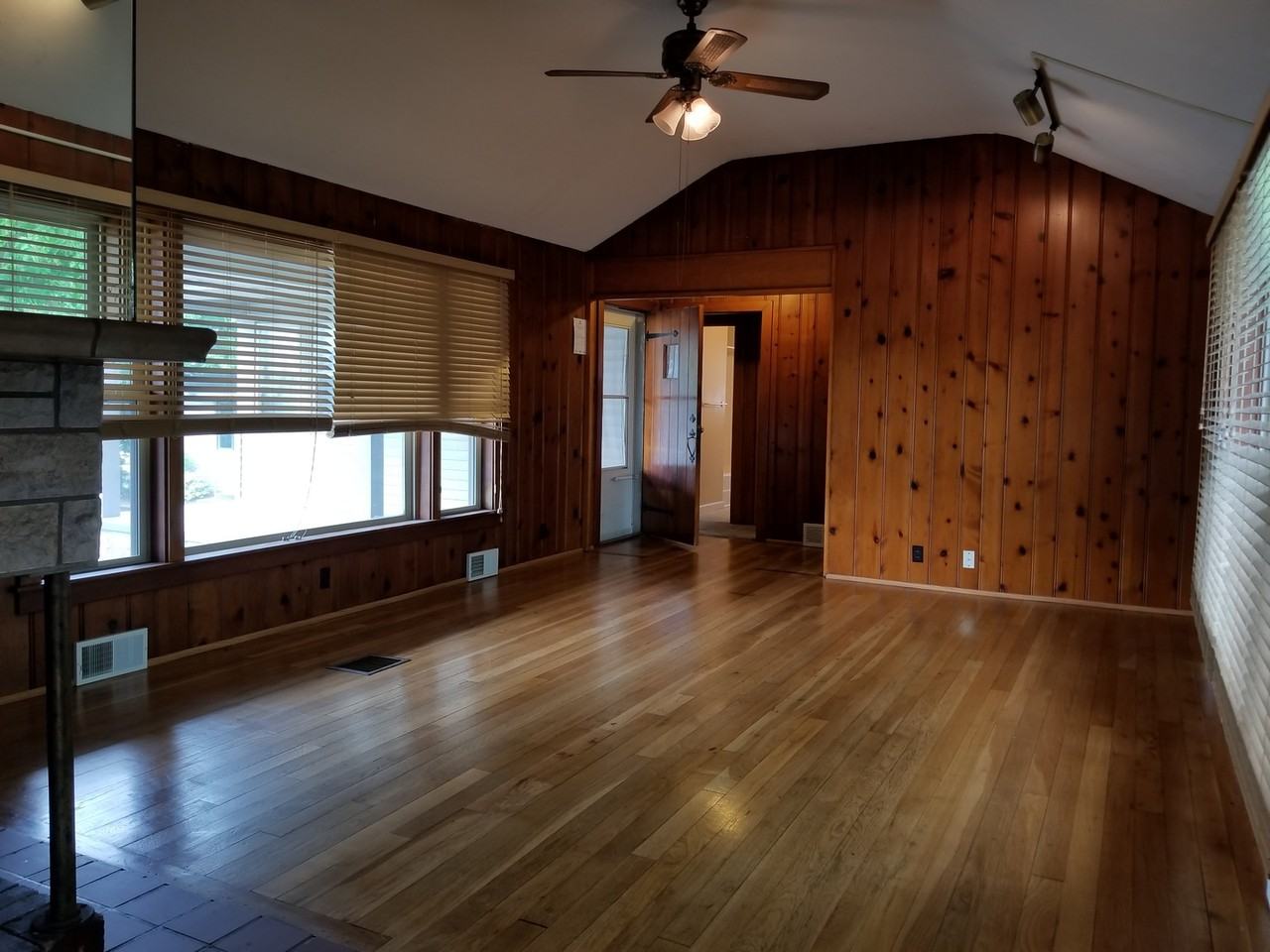 1217 N College Ave - Photo 3 of 23