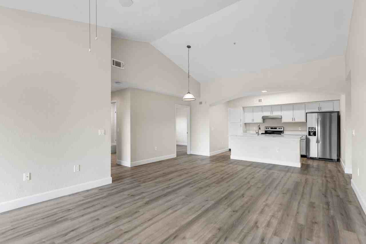 7960 Preserve Cir - Photo 3 of 48