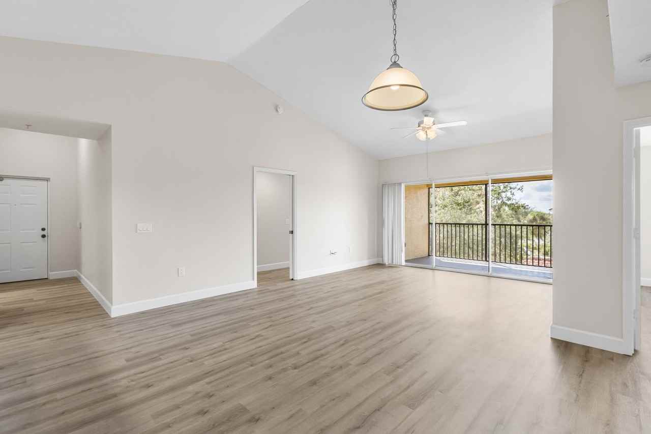7960 Preserve Cir - Photo 4 of 48