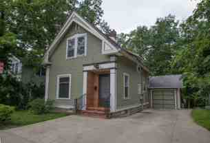 526 S Woodlawn Ave - Photo 1 of 1