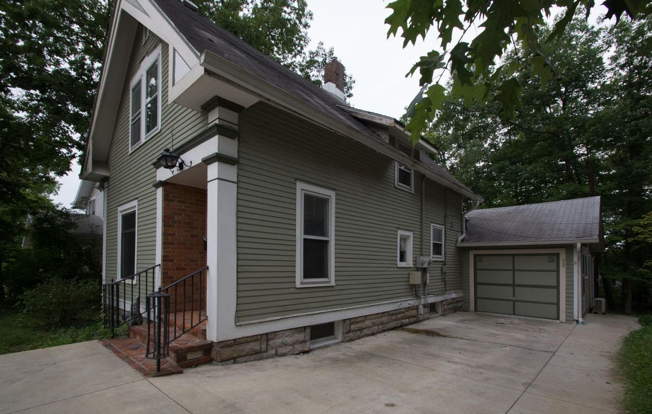 526 S Woodlawn Ave - Photo 2 of 23