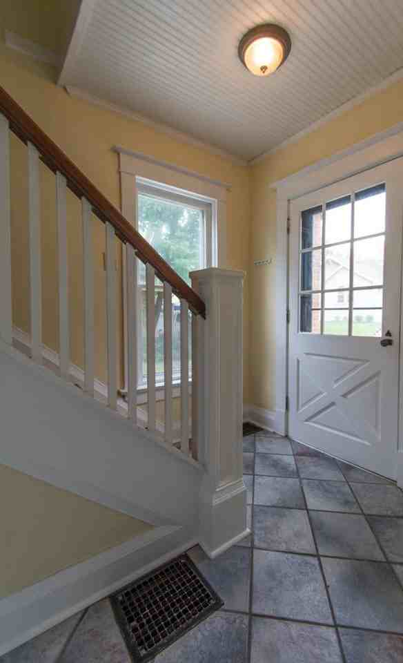 526 S Woodlawn Ave - Photo 4 of 23