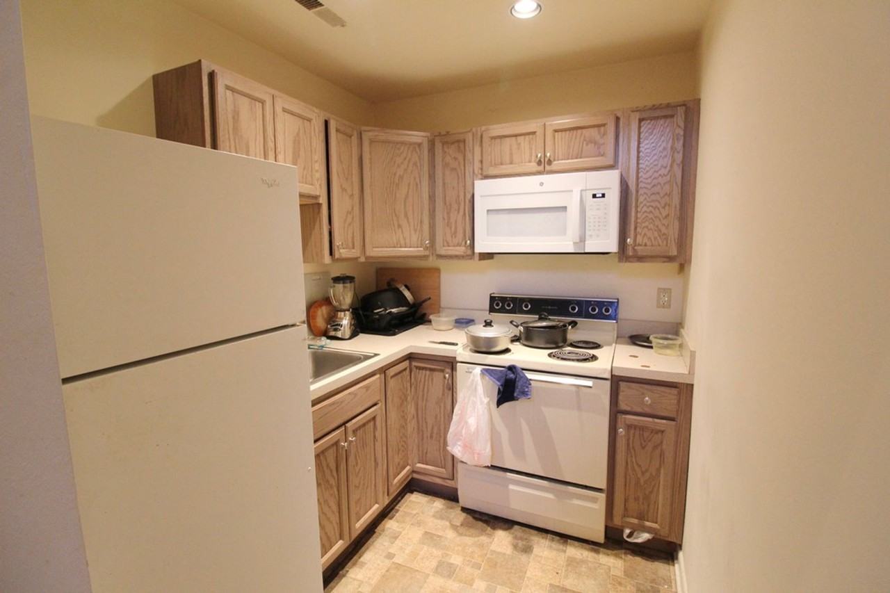 1466 Bradley Dr - Photo 2 of 12