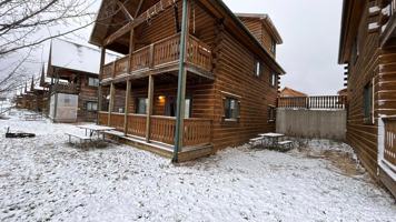 featured image of 467 Overlook Ct