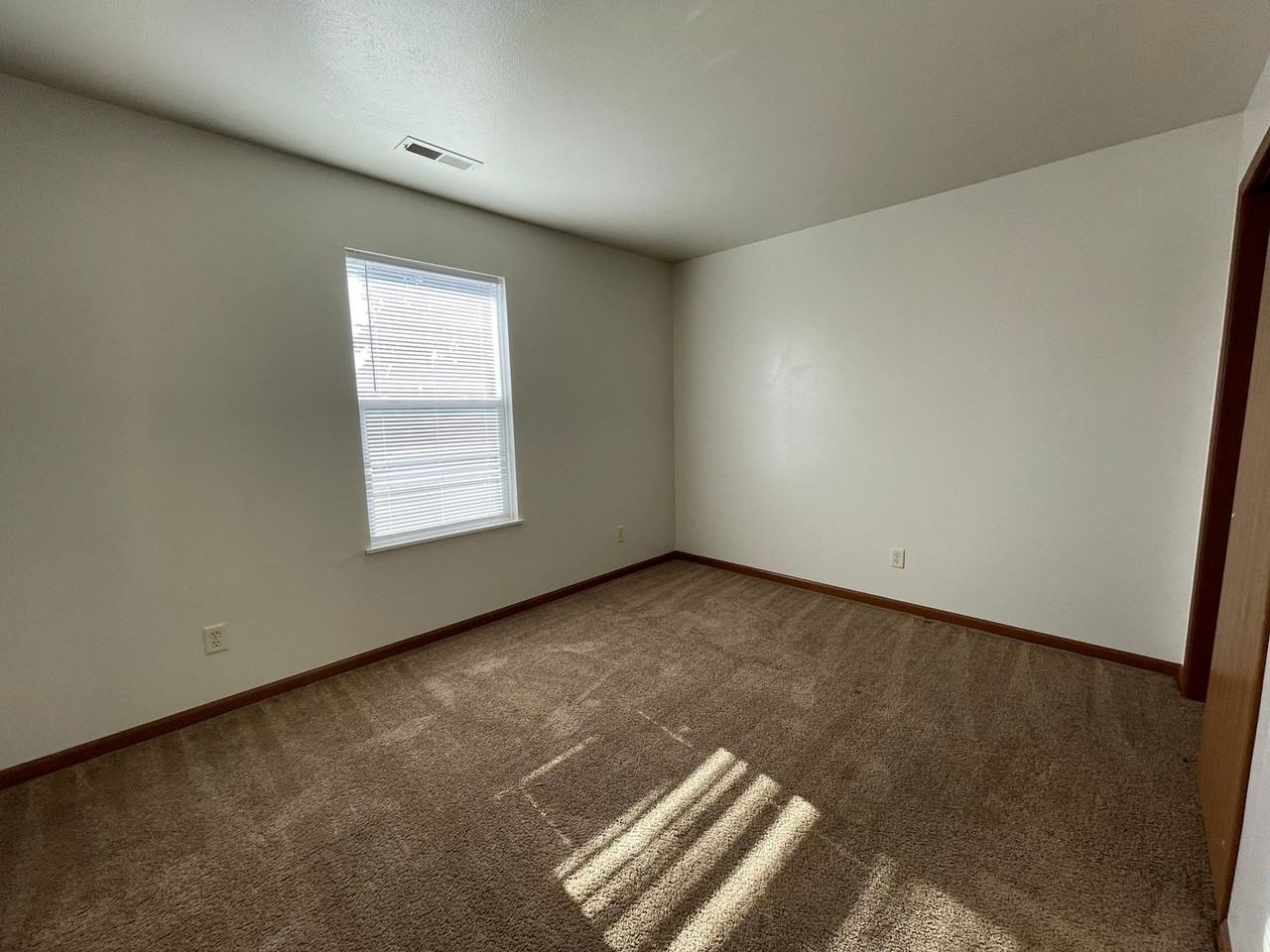 217 Tanglewood Dr #D - Photo 5 of 10