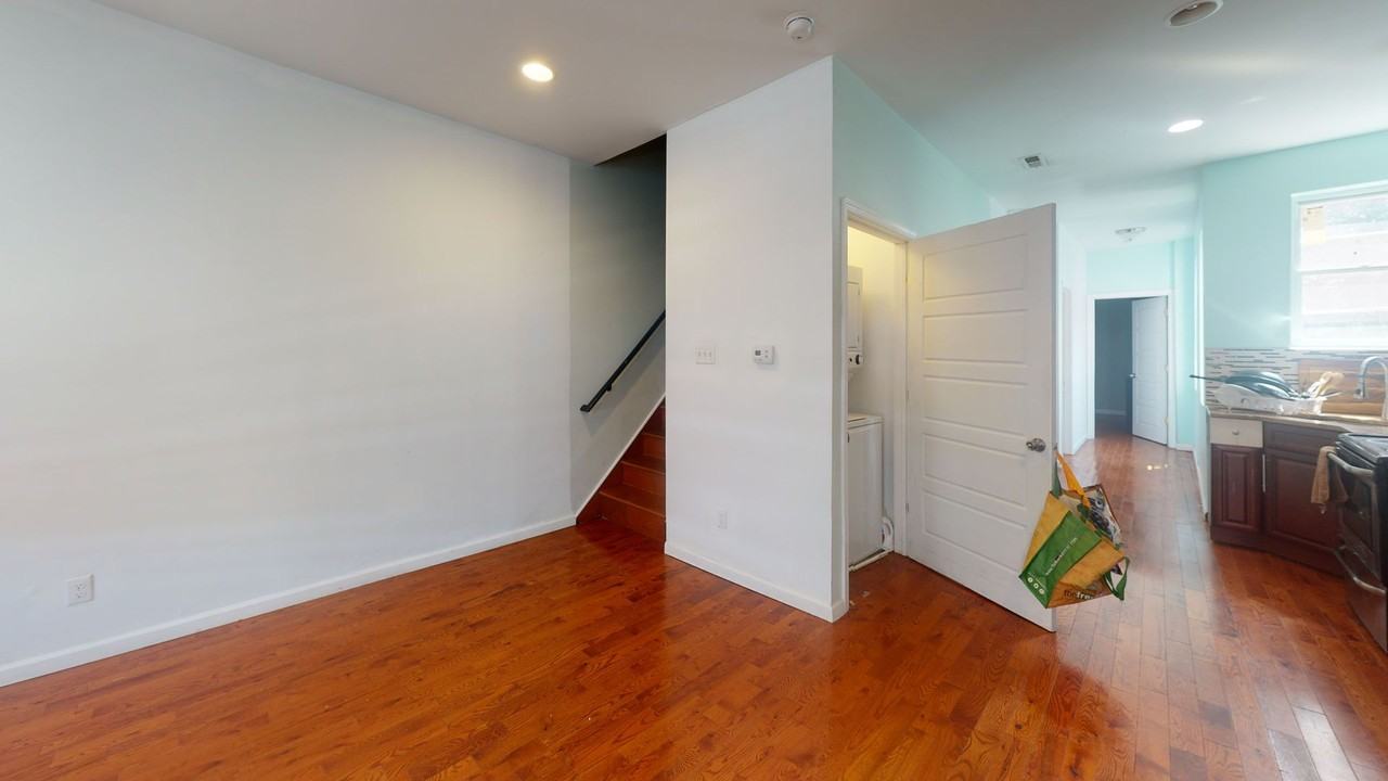 2237 N Sydenham St - Photo 2 of 43