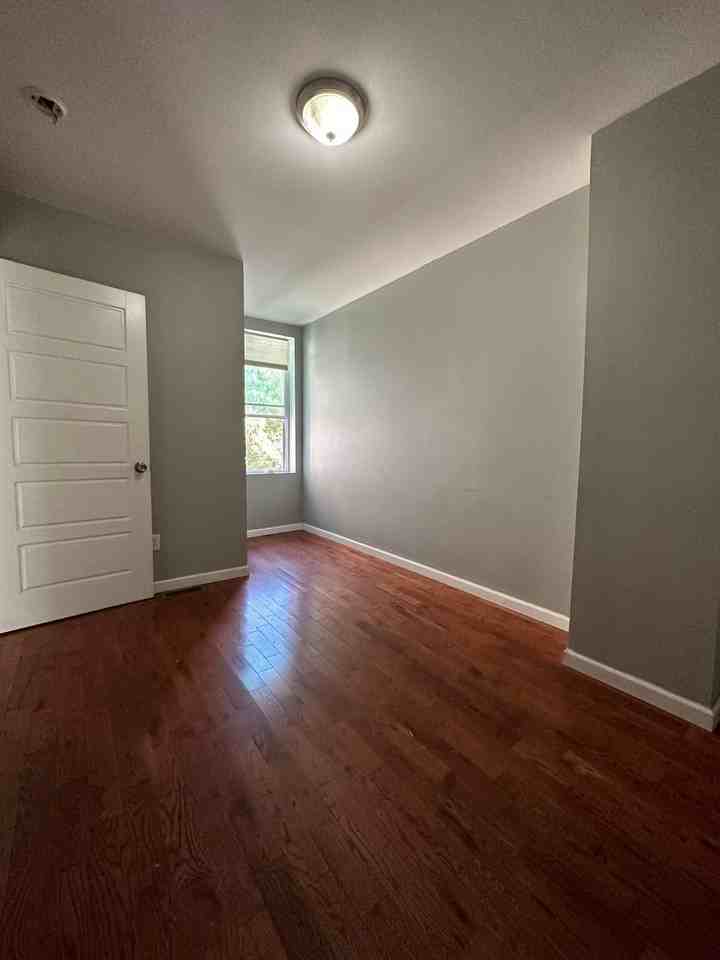 2237 N Sydenham St - Photo 7 of 43