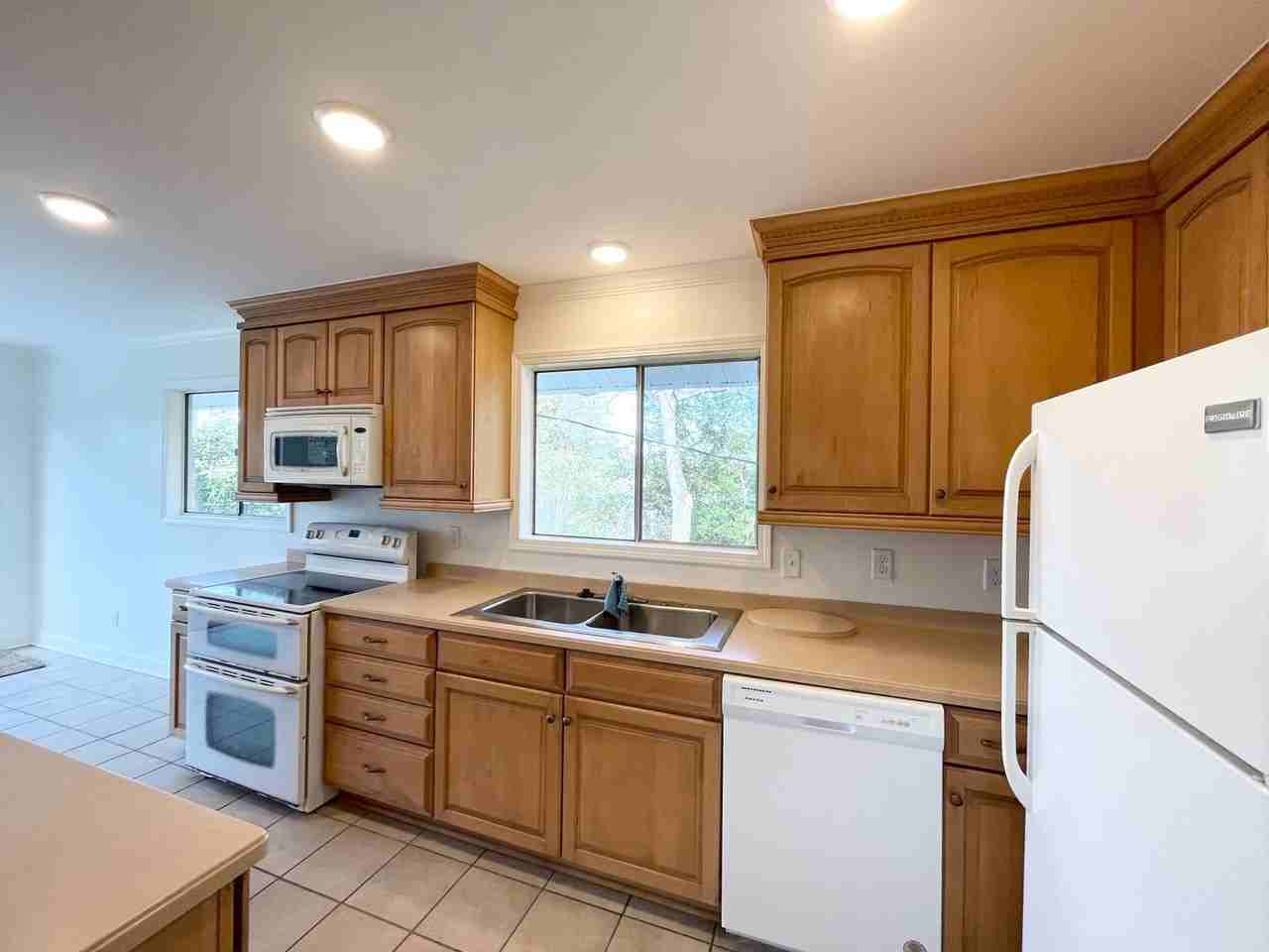 1602 27th Ave E - Photo 7 of 18