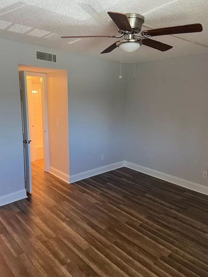 6308 Newtown Cir #8B1 - Photo 4 of 6