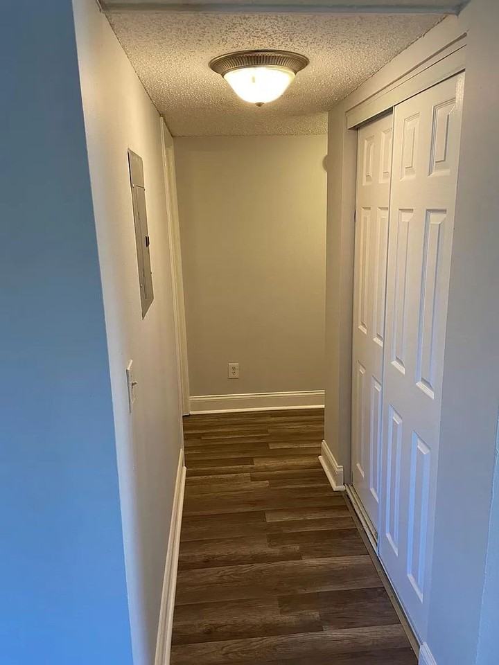 6308 Newtown Cir #8B1 - Photo 3 of 6