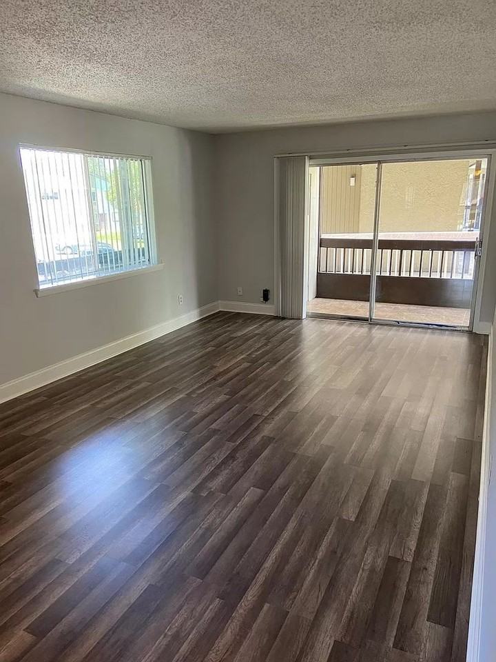 6308 Newtown Cir #8B1 - Photo 5 of 6