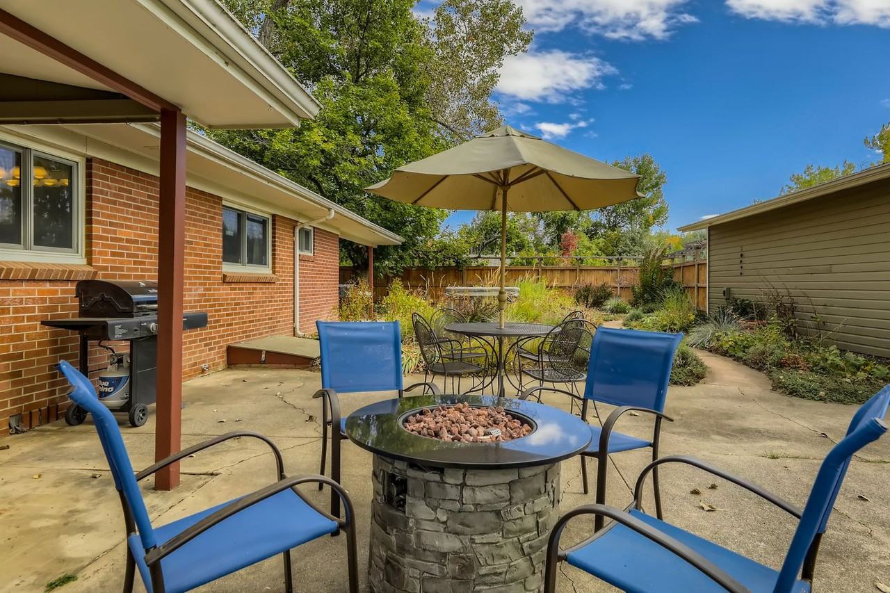 6086 Simmons Dr - Photo 4 of 18