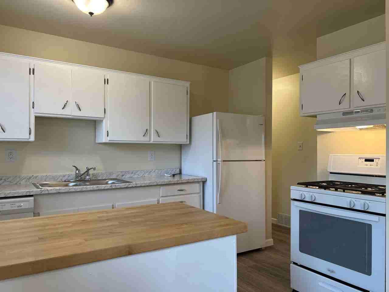 221 Security Blvd - Photo 4 of 9