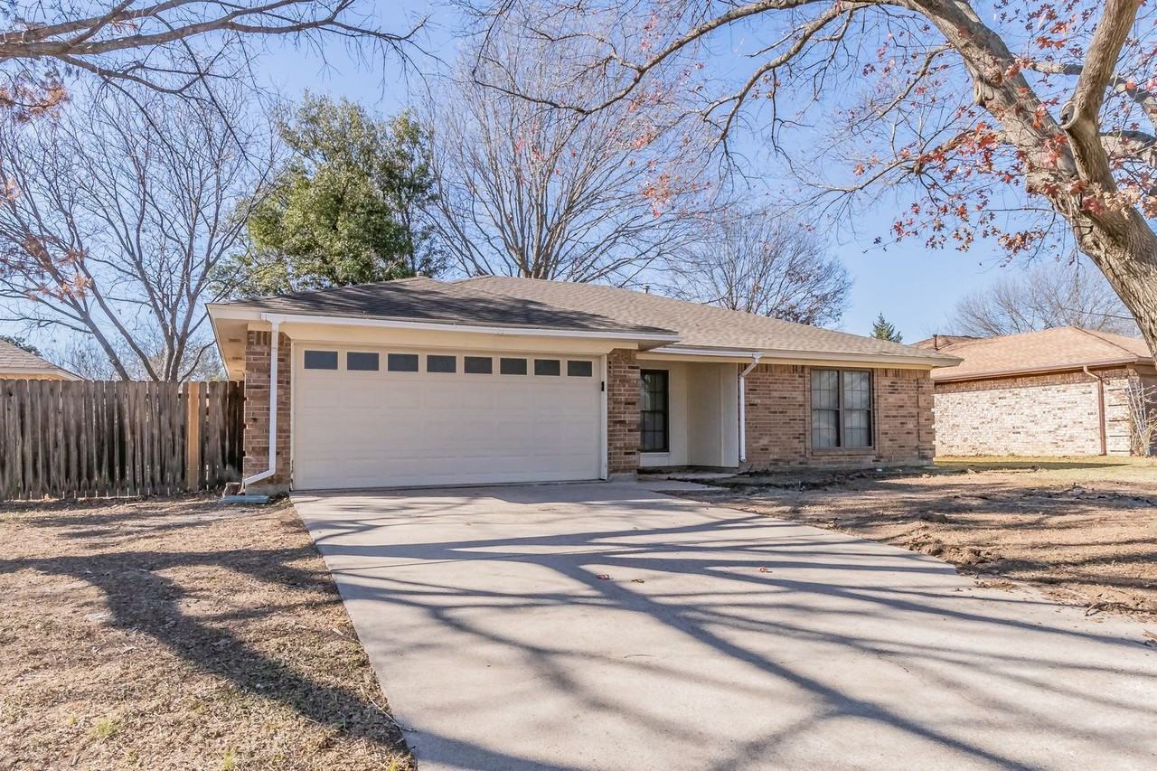 340 Gloria St - Photo 2 of 35