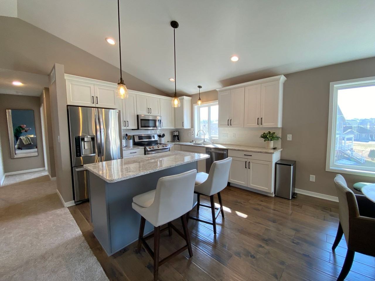 3388 Ridgeline Dr Se - Photo 3 of 34